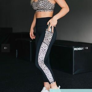 Zyia Leopard pocket brilliant Capri size 6-8